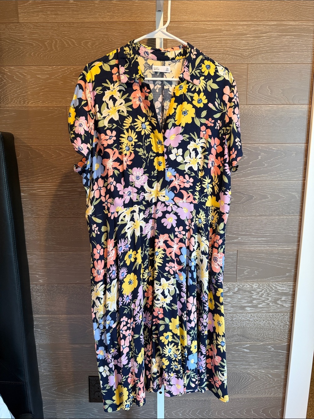 Black Floral Short-Sleeve Dress